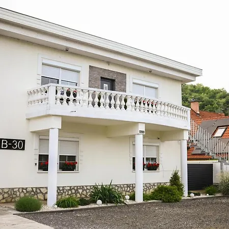 B-30 Vendeghaz Homestay *